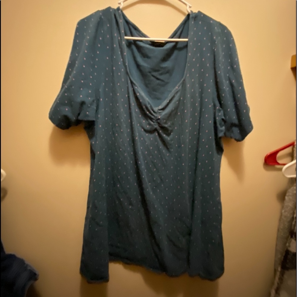 Torrid 5 Foxy Sweetheart Top fits 26/28
